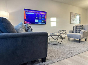 Beautiful home close to busstop Calgary